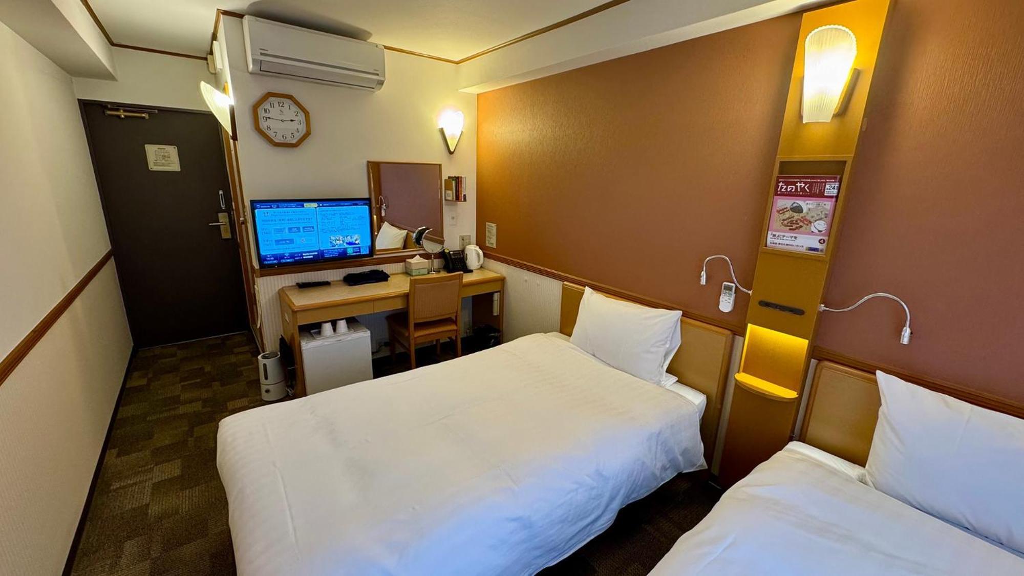 Toyoko Inn Shin-Yokohama Ekimae Honkan Экстерьер фото